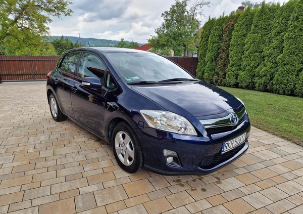 Toyota Auris cena 41900 przebieg: 139000, rok produkcji 2011 z Poddębice małe 154